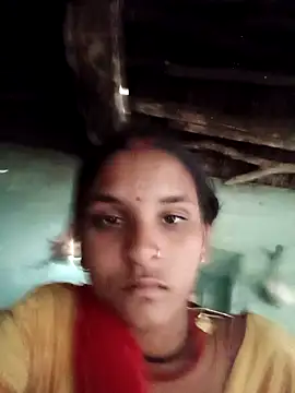 Snapshot of Idhika_Jha chatting on 10.08.25 Idhika Jha online show from 10.08.25