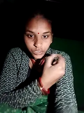 Snapshot of Idhika_Jha chatting on 11.26.25 Idhika Jha online show from 11.26.25