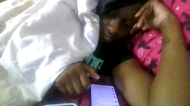 prettymaa online show from 10.04.25