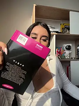 Sophie Dreamss online show from 04.13.26