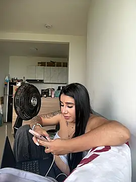 Snapshot of Sophie_Dreamss chatting on 04.24.26 Sophie Dreamss online show from 04.24.26