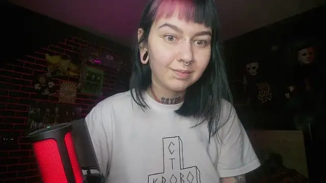 Snapshot of MessalinaOfficial chatting on 09.18.25 MessalinaOfficial online show from 09.18.25