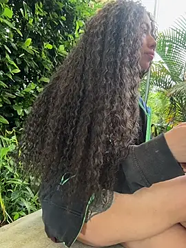 Snapshot of roxyrougee chatting on 07.19.26 roxyrougee online show from 07.19.26