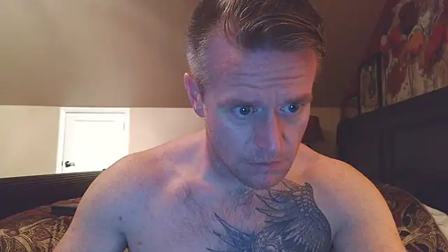 Snapshot of DILFiGuess11 chatting on 04.16.26 DILFiGuess11 online show from 04.16.26