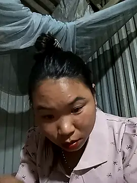 may-squirl online show from 10.18.25