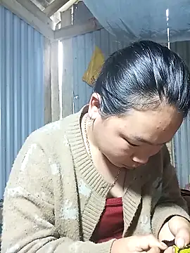 may-squirl online show from 11.02.25