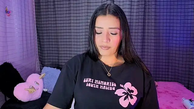 Snapshot of Kayleemorales chatting on 09.28.25 Kayleemorales online show from 09.28.25