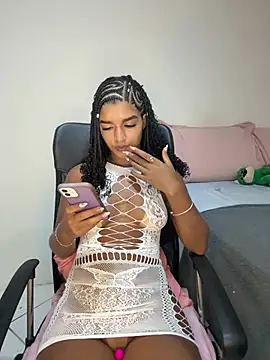 Snapshot of larajuli chatting on 03.13.26 larajuli online show from 03.13.26