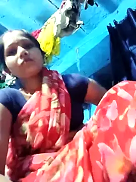 Snapshot of Jooli_xx chatting on 04.05.26 Jooli xx online show from 04.05.26