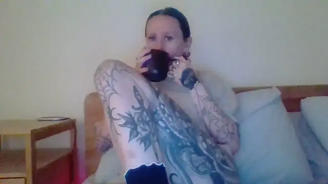 liltiddygoffwaifu online show from 10.21.25