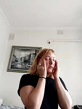 Snapshot of LiluLiluLilu chatting on 09.12.25 LiluLiluLilu online show from 09.12.25