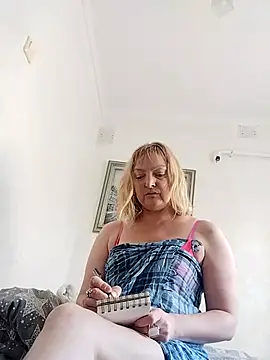 Snapshot of LiluLiluLilu chatting on 09.13.25 LiluLiluLilu online show from 09.13.25