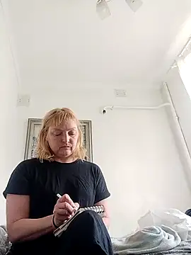 Snapshot of LiluLiluLilu chatting on 09.15.25 LiluLiluLilu online show from 09.15.25