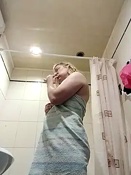 Snapshot of LiluLiluLilu chatting on 09.16.25 LiluLiluLilu online show from 09.16.25