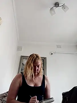 Snapshot of LiluLiluLilu chatting on 09.17.25 LiluLiluLilu online show from 09.17.25