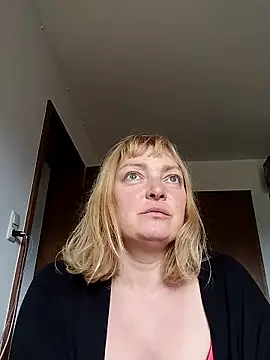 Snapshot of LiluLiluLilu chatting on 09.25.25 LiluLiluLilu online show from 09.25.25