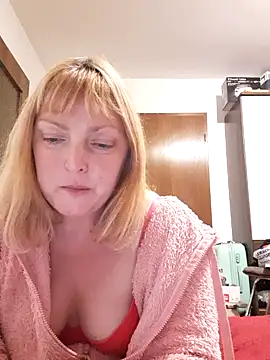 Snapshot of LiluLiluLilu chatting on 10.16.25 LiluLiluLilu online show from 10.16.25