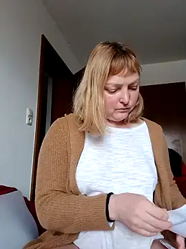 Snapshot of LiluLiluLilu chatting on 02.09.26 LiluLiluLilu online show from 02.09.26