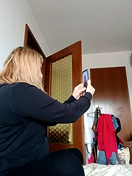 Snapshot of LiluLiluLilu chatting on 03.10.26 LiluLiluLilu online show from 03.10.26