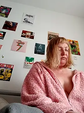 Snapshot of LiluLiluLilu chatting on 03.21.26 LiluLiluLilu online show from 03.21.26