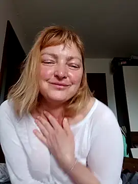 Snapshot of LiluLiluLilu chatting on 04.16.26 LiluLiluLilu online show from 04.16.26