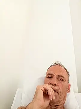 Snapshot of Meliwem12 chatting on 10.18.25 Meliwem12 online show from 10.18.25