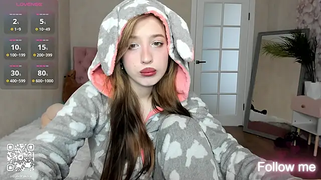 Snapshot of LightStar_18 chatting on 09.20.25 LightStar 18 online show from 09.20.25