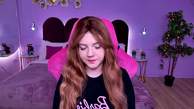 Snapshot of AlmaSound chatting on 11.23.25 AlmaSound online show from 11.23.25