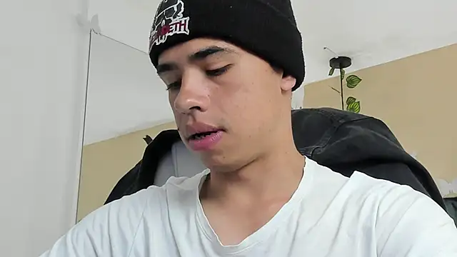 Muscle Scott online show from 10.06.25