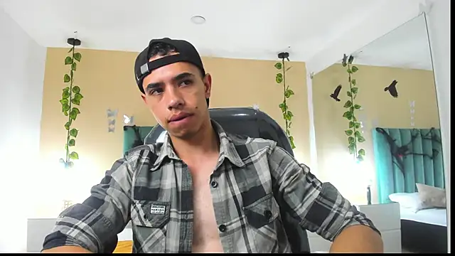 Muscle Scott online show from 10.24.25