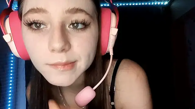 Sophiecuttie online show from 10.11.25