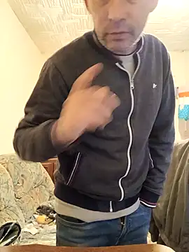 Snapshot of frederic198 chatting on 11.08.25 frederic198 online show from 11.08.25