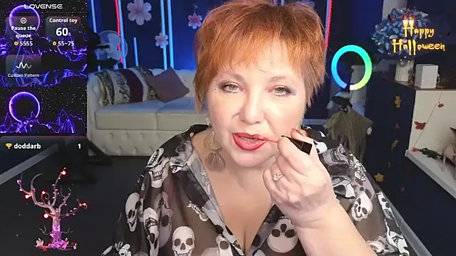 Kira Kenett online show from 10.31.25