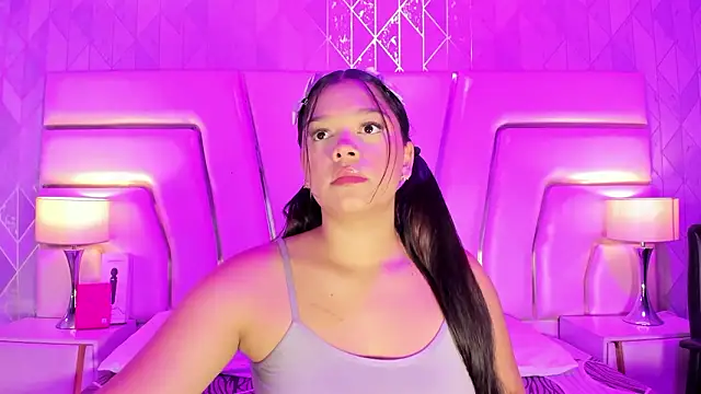 Snapshot of HatsaJones chatting on 02.04.26 HatsaJones online show from 02.04.26