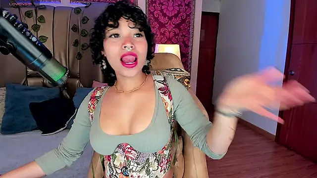 DaniCollinn  online show from 02.11.26