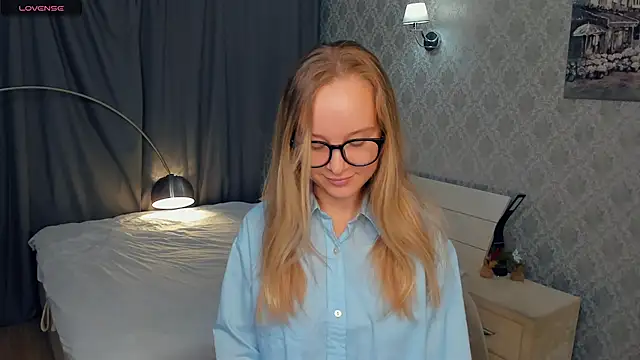 SoonMoor online show from 10.15.25