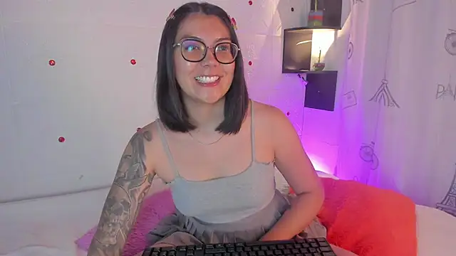 LolaXXXperience online show from 09.09.25