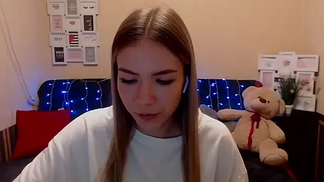 Snapshot of aSingleOne chatting on 02.04.26 aSingleOne online show from 02.04.26