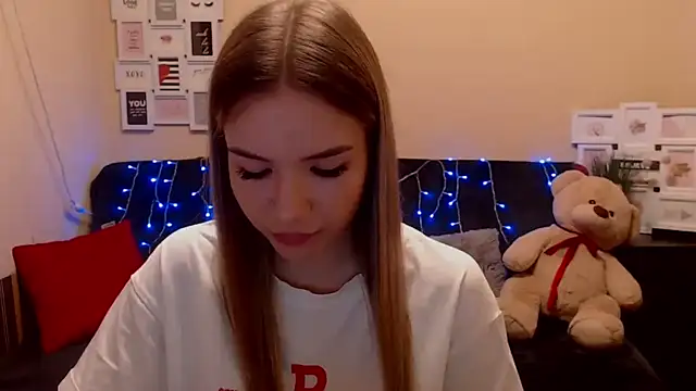 Snapshot of aSingleOne chatting on 02.15.26 aSingleOne online show from 02.15.26