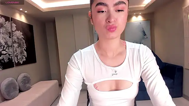 LucyWeiss  online show from 10.13.25