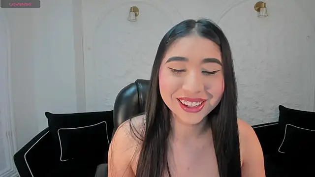 MayaMoretti  online show from 02.15.26