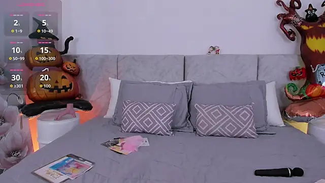 GinebraBrown online show from 10.15.25