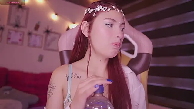 Snapshot of Rebecah_1 chatting on 10.28.25 Rebecah 1 online show from 10.28.25