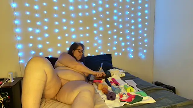 Snapshot of luvely_gurl chatting on 06.05.26 luvely gurl online show from 06.05.26