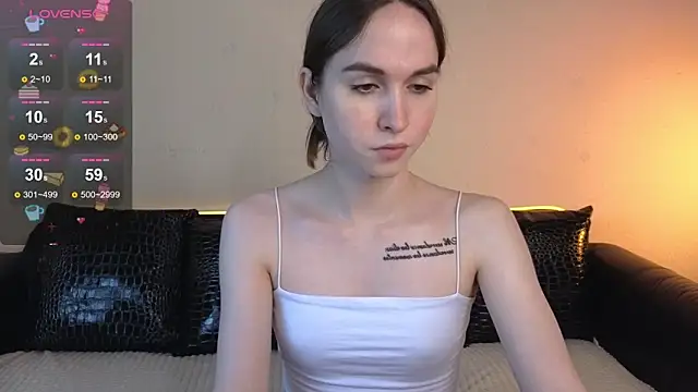 Snapshot of Angeel_Kate chatting on 09.30.25 Angeel Kate online show from 09.30.25