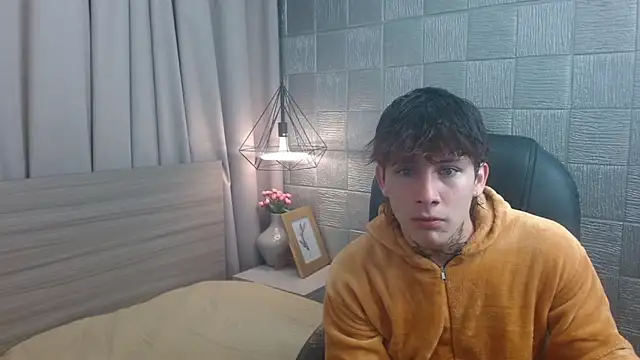 Iantwink18 online show from 09.11.25