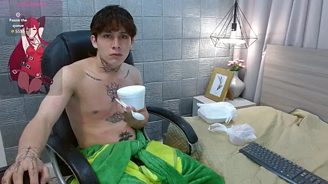 Iantwink18 online show from 09.17.25