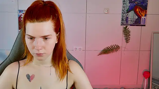 Snapshot of AliceCUNTach chatting on 06.26.26 AliceCUNTach online show from 06.26.26