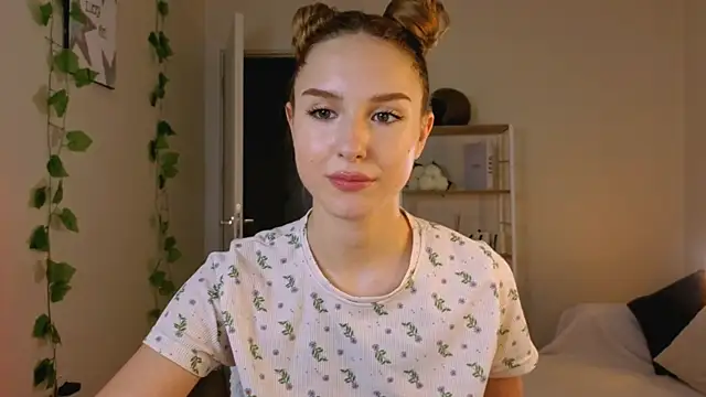 Snapshot of Vegas_V chatting on 09.11.25 Vegas V online show from 09.11.25