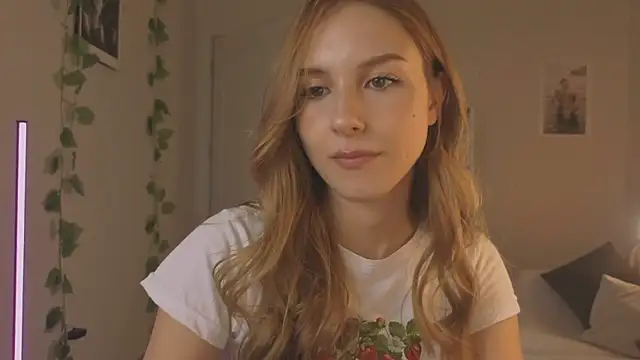 Snapshot of Vegas_V chatting on 09.21.25 Vegas V online show from 09.21.25